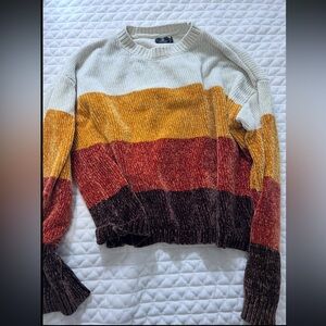 Fall sweater from volcom size small.